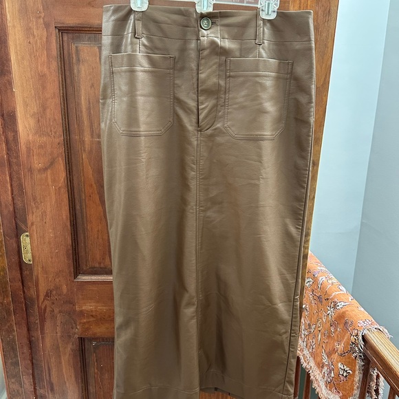 Faux brown leather Anthropologie Maeve skirt, size large. Perfect for fall! - Picture 6 of 7